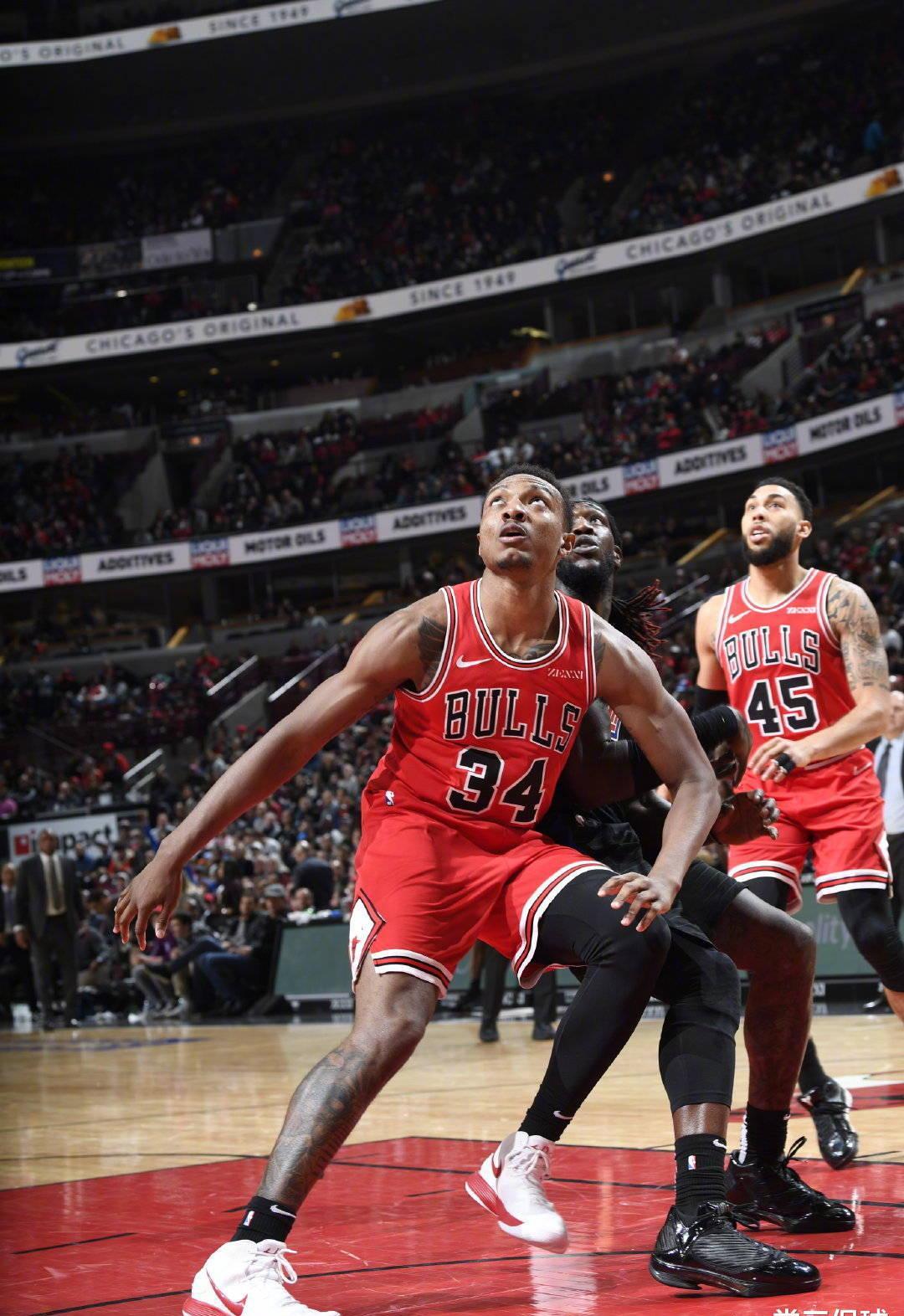 球队前场的 球队前场的